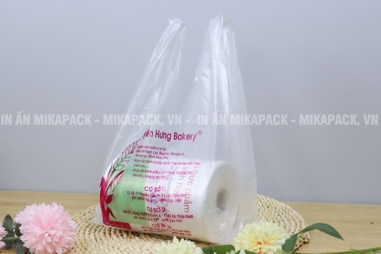 Túi xốp trong hai quai chất liệu PE zin.