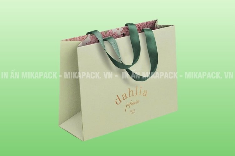 Mẫu in túi giấy cho shop thời trang cực ấn tượng