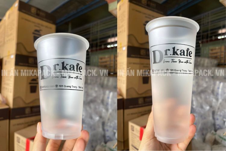 Xưởng in ly nhựa giá rẻ Mikapack miễn phí giao hàng nội thành HCM