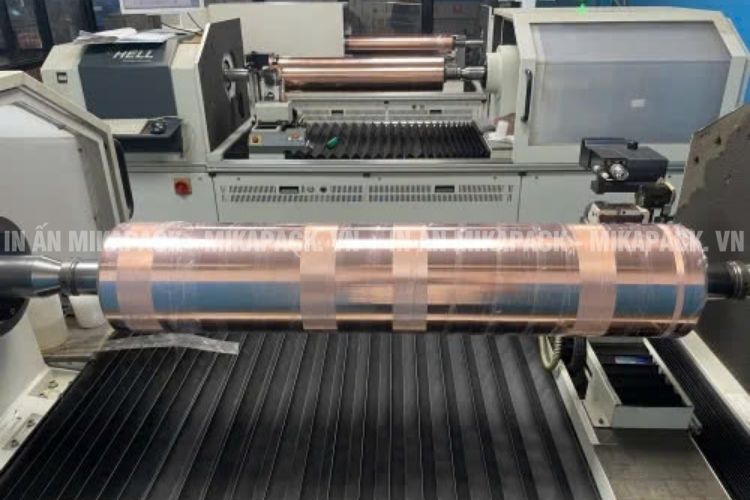 Công nghệ in trục ống đồng, đảm bảo in băng keo rõ nét, màu tươi sáng