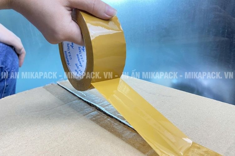 Độ dày, chiều rộng, trọng lượng là các yếu tố ảnh hưởng chiều dài băng keo