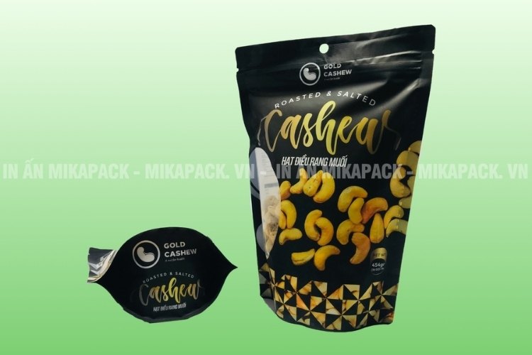 Mẫu bao bì hạt điều kiểu túi zip đáy đứng in ấn sáng tạo, mới mẻ.