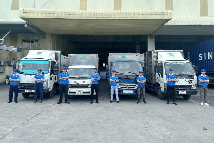 Mikapack hỗ trợ giao hàng bao bì hạt điều nhanh chóng, đúng tiến độ.