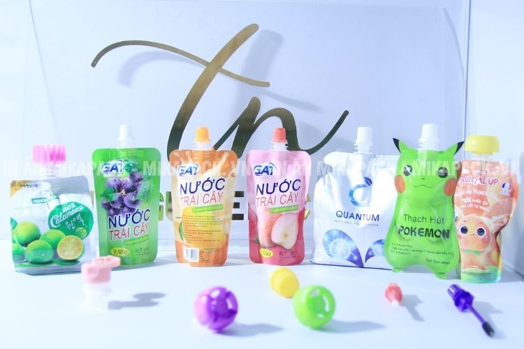 Thiết kế túi có vòi đa dạng về kiểu dáng và màu sắc.