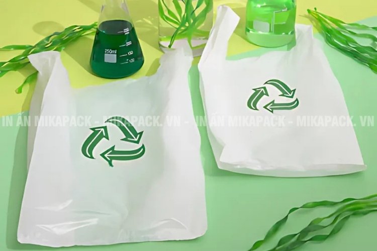 Bao bì xanh làm từ rong biển, dễ phân hủy, giảm vi nhựa.