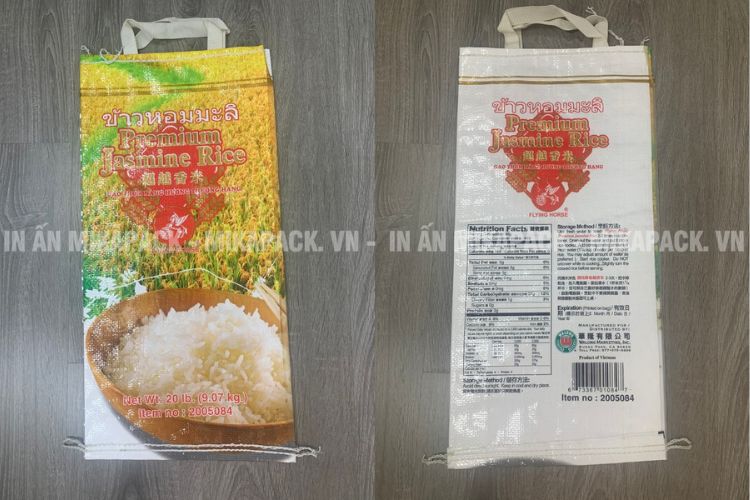 Thiết bao bì PP dệt đựng gạo có quai xách tiện lợi.