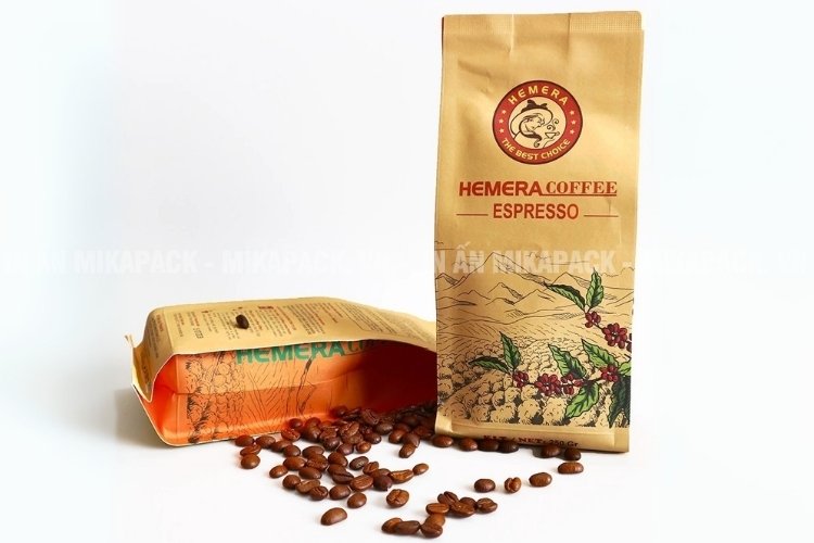 Túi đựng cà phê loại bao bì giấy 4 biên.