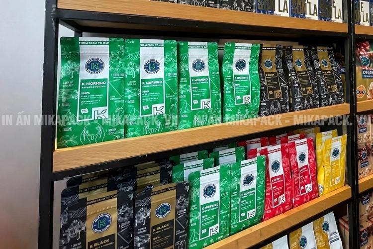 Túi zip đáy đứng hoặc túi 8 biên giúp trưng bày cà phê đẹp mắt hơn.