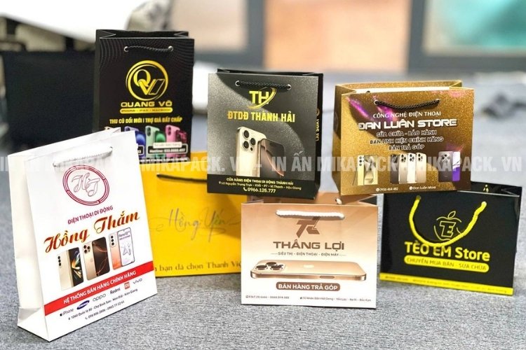 Mikapack chuyên sản xuất in túi giấy đựng điện thoại chất lượng theo yêu cầu.