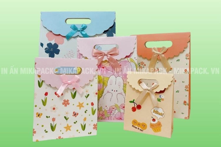 Mikapack sản xuất in ấn túi đựng quà sinh nhật giá sỉ, chất lượng.
