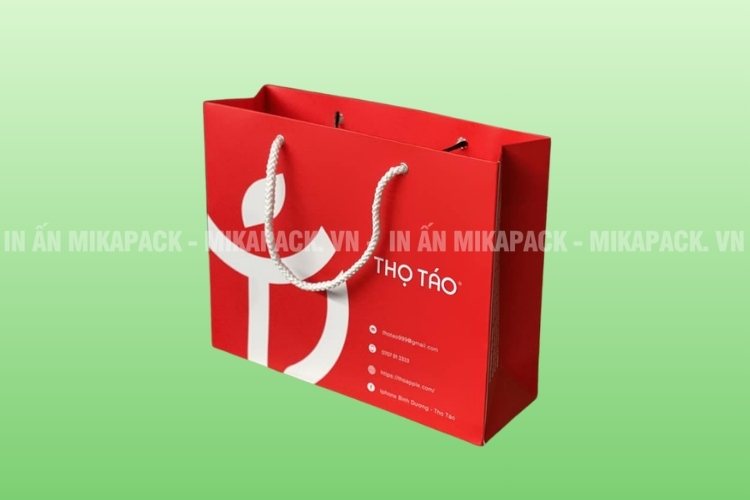 Mẫu thiết kế túi giấy đựng điện thoại màu đỏ nổi bật.