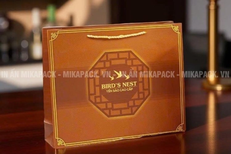 Túi giấy mỹ thuật màu nâu gỗ độc đáo, sang trọng tự nhiên.