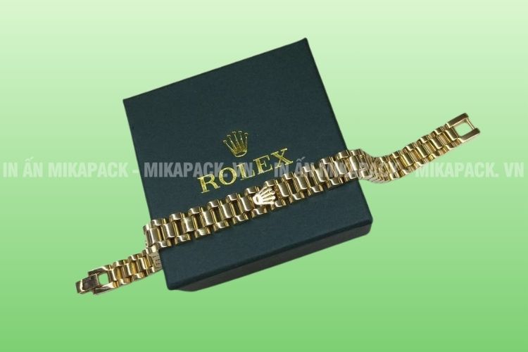 Mẫu in hộp đựng trang sức đơn giản kết hợp ép kim logo