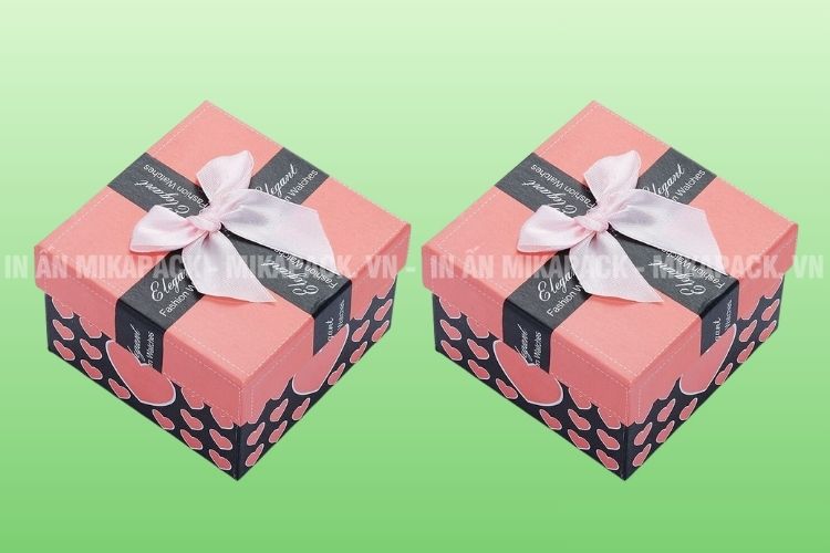 Đội ngũ nhân viên Mikapack cam kết báo giá in ấn hộp quà tặng nhanh chóng
