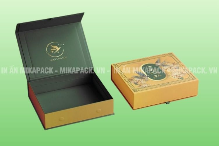 Vỏ hộp làm từ chất liệu Couches, kiểu dáng nam châm phù hợp phân khúc cao cấp